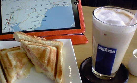フラットベーカリー&カフェでWiFi フラットベーカリー&カフェでWiFi